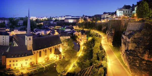 luxembourg-at-night