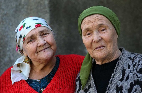 Women in Tajikistan. Photo by Steve Evans.