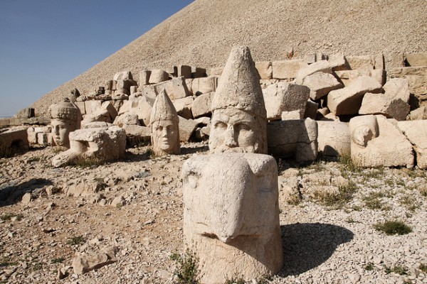 Sculpted heads at the ruins of the temple erected by King Antiochus of Commagene. Photo by Klearchos Santorini.