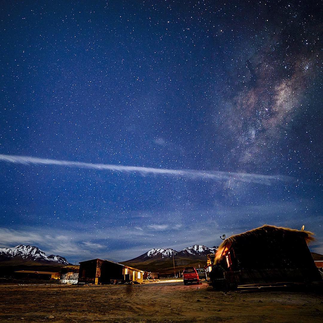 Milky Way over the Andes (Chile). Photo by El Gran Cazador (https://www.flickr.com/photos/ccc_egc/19986416710/)